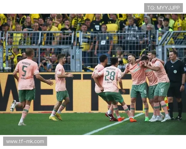 欧冠:格罗斯传中助攻斯文松头球破门,多特锁定胜局